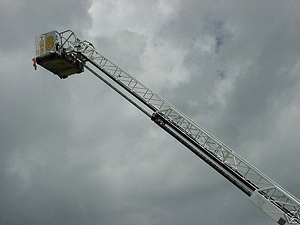 1995 SIMON DUPEX Duplex/ LTI 85 Ariel Ladder Fire Truck salvage / Parts For Sale