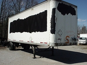 1993 WABASH 28FT INCLOSED CARGO TRAILER 102