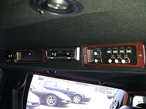 LIMO RENTAL LONDON / CORBIN CADILLAC DEVILLE LIMO FOR RENT