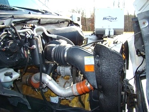 2005 FORD F650 XL SUPER DUTY 26FT BOX TRUCK WITH LIFT GATE. CAT DIESEL