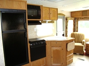 2007 KEYSTONE SPRINGDALE 28FT 1 SLIDE TRAVEL TRAILER FOR SALE