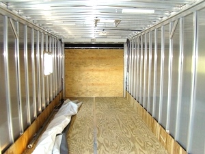 2009 RANCE ROUGH RIDER ALUMINUM INCLOSED TRAILER 