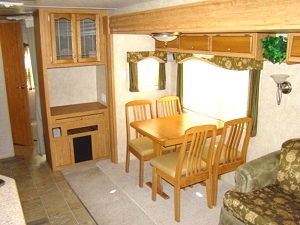 2006 AMERI-CAMP 325 RBHS 34' 2 SLIDE OUTS (used travel trailer)