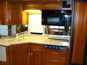 2004 TRADEWINDS BY NATIONAL RV 39FT 2 SLIDE MOTORHOME FOR SALE MODEL 7395 LTC