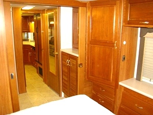 2004 TRADEWINDS BY NATIONAL RV 39FT 2 SLIDE MOTORHOME FOR SALE MODEL 7395 LTC