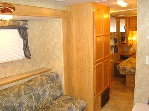 2006 CROSSROADS ZINGER TRAVEL TRAILER FOR SALE 26FT 1-SILDE OUT