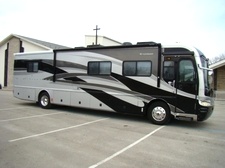 2005 FLEETWOOD REVOLUTION 40 FT 2-SLIDE CLASS A DIESEL MOTORHOME
