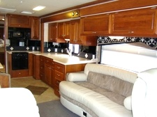 2005 FLEETWOOD REVOLUTION 40 FT 2-SLIDE CLASS A DIESEL MOTORHOME