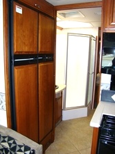 2005 FLEETWOOD REVOLUTION 40 FT 2-SLIDE CLASS A DIESEL MOTORHOME