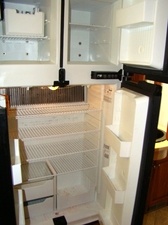 2005 FLEETWOOD REVOLUTION 40 FT 2-SLIDE CLASS A DIESEL MOTORHOME