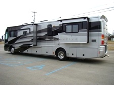 2005 FLEETWOOD REVOLUTION 40 FT 2-SLIDE CLASS A DIESEL MOTORHOME