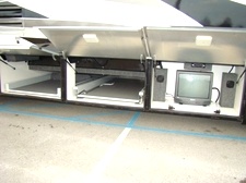 2005 FLEETWOOD REVOLUTION 40 FT 2-SLIDE CLASS A DIESEL MOTORHOME