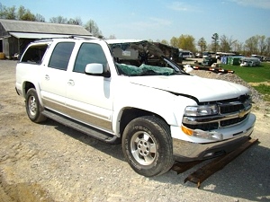 2002 CHEVROLET SUBURBAN LT 4X4 SELL WHOLE OR SELL USED PARTS