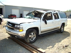 2002 CHEVROLET SUBURBAN LT 4X4 SELL WHOLE OR SELL USED PARTS