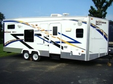 TOY HAULER CAMPER FOR RENT 2007 R-VISION BOOGIE BOX    