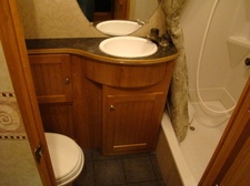 TOY HAULER CAMPER FOR RENT 2007 R-VISION BOOGIE BOX    