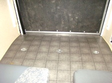 TOY HAULER CAMPER FOR RENT 2007 R-VISION BOOGIE BOX    