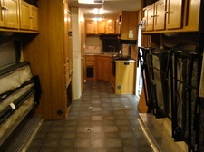 TOY HAULER CAMPER FOR RENT 2007 R-VISION BOOGIE BOX    