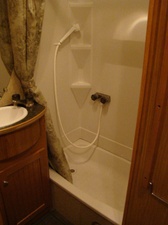 TOY HAULER CAMPER FOR RENT 2007 R-VISION BOOGIE BOX    