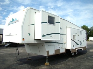 2003 Wilderness Fifthwheel 33 FT 3-Slide Used For Sale