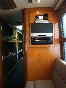 2000 PREVOST H3 45 ENTERTAINER / 12 BUNKS. FOR SALE OR LEASE