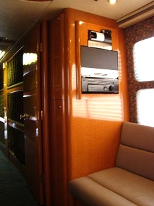 2000 PREVOST H3 45 ENTERTAINER / 12 BUNKS. FOR SALE OR LEASE