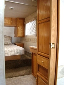 FIFTHWHEEL TOY HAULER FOR SALE USED 2004 RAGEN 36FT TOY HAULER