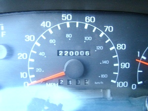 2003 FORD F650 FLAT BED CUMMINS DIESEL FOR SALE