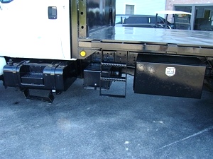 2003 FORD F650 FLAT BED CUMMINS DIESEL FOR SALE