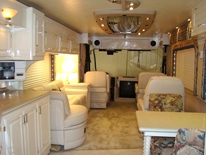 2000 GULF STREAM TOUR MASTER SERIES M-8430 FOR SALE - DAMAGED / REPAIRABLE MOTORHOME