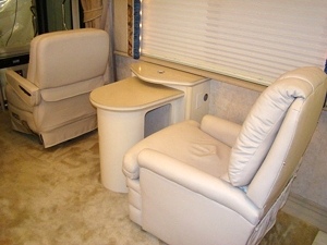 2000 GULF STREAM TOUR MASTER SERIES M-8430 FOR SALE - DAMAGED / REPAIRABLE MOTORHOME
