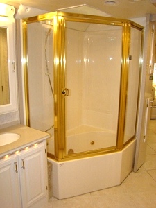 2000 GULF STREAM TOUR MASTER SERIES M-8430 FOR SALE - DAMAGED / REPAIRABLE MOTORHOME