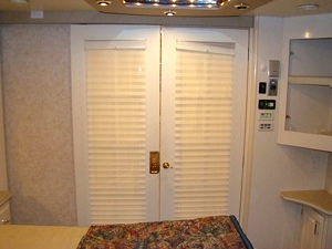 2000 GULF STREAM TOUR MASTER SERIES M-8430 FOR SALE - DAMAGED / REPAIRABLE MOTORHOME