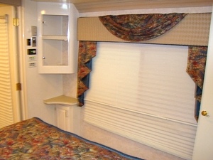 2000 GULF STREAM TOUR MASTER SERIES M-8430 FOR SALE - DAMAGED / REPAIRABLE MOTORHOME