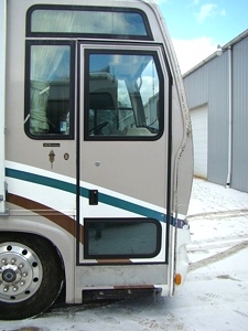 2000 GULF STREAM TOUR MASTER SERIES M-8430 FOR SALE - DAMAGED / REPAIRABLE MOTORHOME