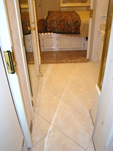 2000 GULF STREAM TOUR MASTER SERIES M-8430 FOR SALE - DAMAGED / REPAIRABLE MOTORHOME