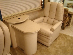 2000 GULF STREAM TOUR MASTER SERIES M-8430 FOR SALE - DAMAGED / REPAIRABLE MOTORHOME