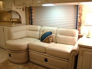 2000 GULF STREAM TOUR MASTER SERIES M-8430 FOR SALE - DAMAGED / REPAIRABLE MOTORHOME