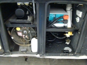 2000 GULF STREAM TOUR MASTER SERIES M-8430 FOR SALE - DAMAGED / REPAIRABLE MOTORHOME