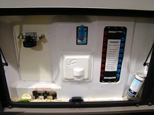 2000 GULF STREAM TOUR MASTER SERIES M-8430 FOR SALE - DAMAGED / REPAIRABLE MOTORHOME