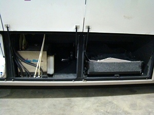 2000 GULF STREAM TOUR MASTER SERIES M-8430 FOR SALE - DAMAGED / REPAIRABLE MOTORHOME