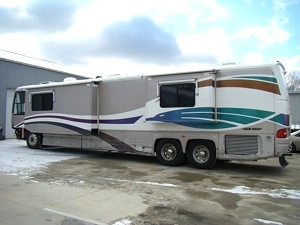 2000 GULF STREAM TOUR MASTER SERIES M-8430 FOR SALE - DAMAGED / REPAIRABLE MOTORHOME