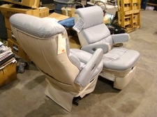 MOTORHOME  / RV FLEXSTEEL CAPTAINS CHAIRS 