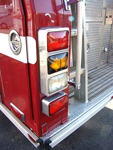 1998 E-ONE FIRE TRUCK PUMPER WITH FOAM SYSTEM FOR SALE