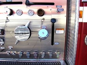 1998 E-ONE FIRE TRUCK PUMPER WITH FOAM SYSTEM FOR SALE