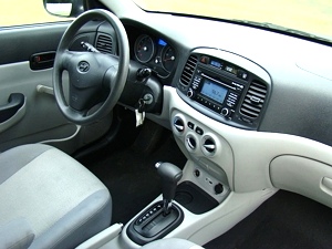 2010 HYUNDAI ACCENT GLS 4-DOOR SEDAN FOR SALE