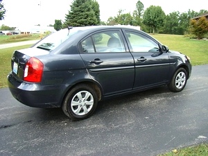 2010 HYUNDAI ACCENT GLS 4-DOOR SEDAN FOR SALE