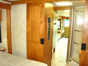 2008 MONACO KNIGHT MOTORHOME MODEL 38PDQ FOR SALE