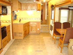 2009 SUNDANCE FIFTHWHEEL MODEL 3300SK BY HEARTLAND FOR SALE
