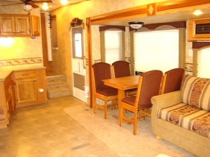 2009 SUNDANCE FIFTHWHEEL MODEL 3300SK BY HEARTLAND FOR SALE